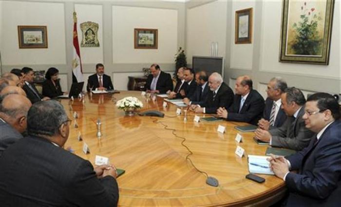 أول حكومة للدكتور محمد مرسى بعد ثورة مصر.jpg